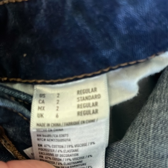 American Eagle Distressed Jeans - Picture 5 of 7